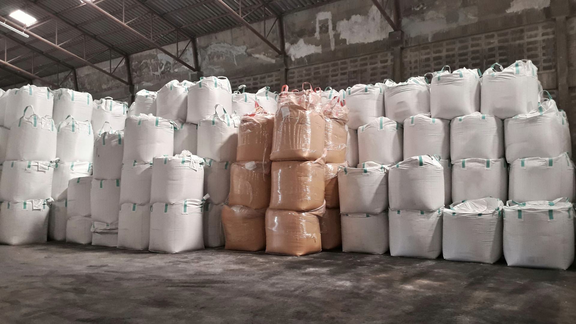 automated loading of mining products